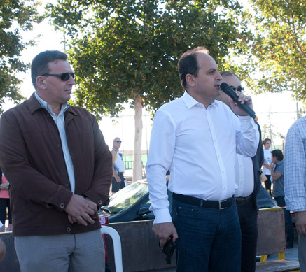 Ο Δήμαρχος Πέλλας Γρηγόρης Στάμκος, καλωσόρισε τους δρομείς,ευχαρίστησε τους συνδιοργανωτές,  ΕΑΣ ΣΕΓΑΣ Πέλλας – Κιλκίς και την Ομάδα Μαραθωνίου Γιαννιτσών, τους  εθελοντές, και κήρυξε την εκκίνηση του Δρόμου Θυσίας.
